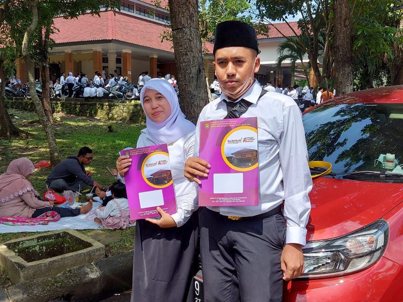 Bupai Tangerang Zaki Iskandar serahkan SK PPPK