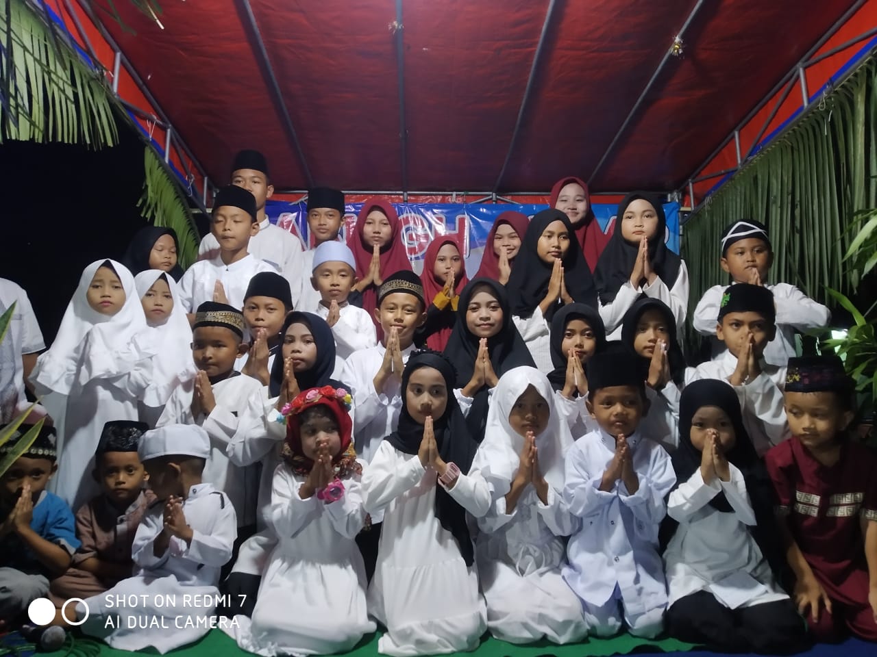 Menyambut Datangnya Bulan Suci Ramadhan kampung Sodong Pabuaran Gelar Ikhtifalan Santriawan/Santriawati