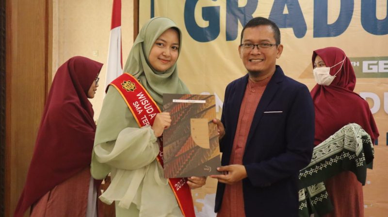 Itqu Layali, Lulusan SMA Terpadu Al-Qudwah yang Hafal Al-Qur'an 30 Juz