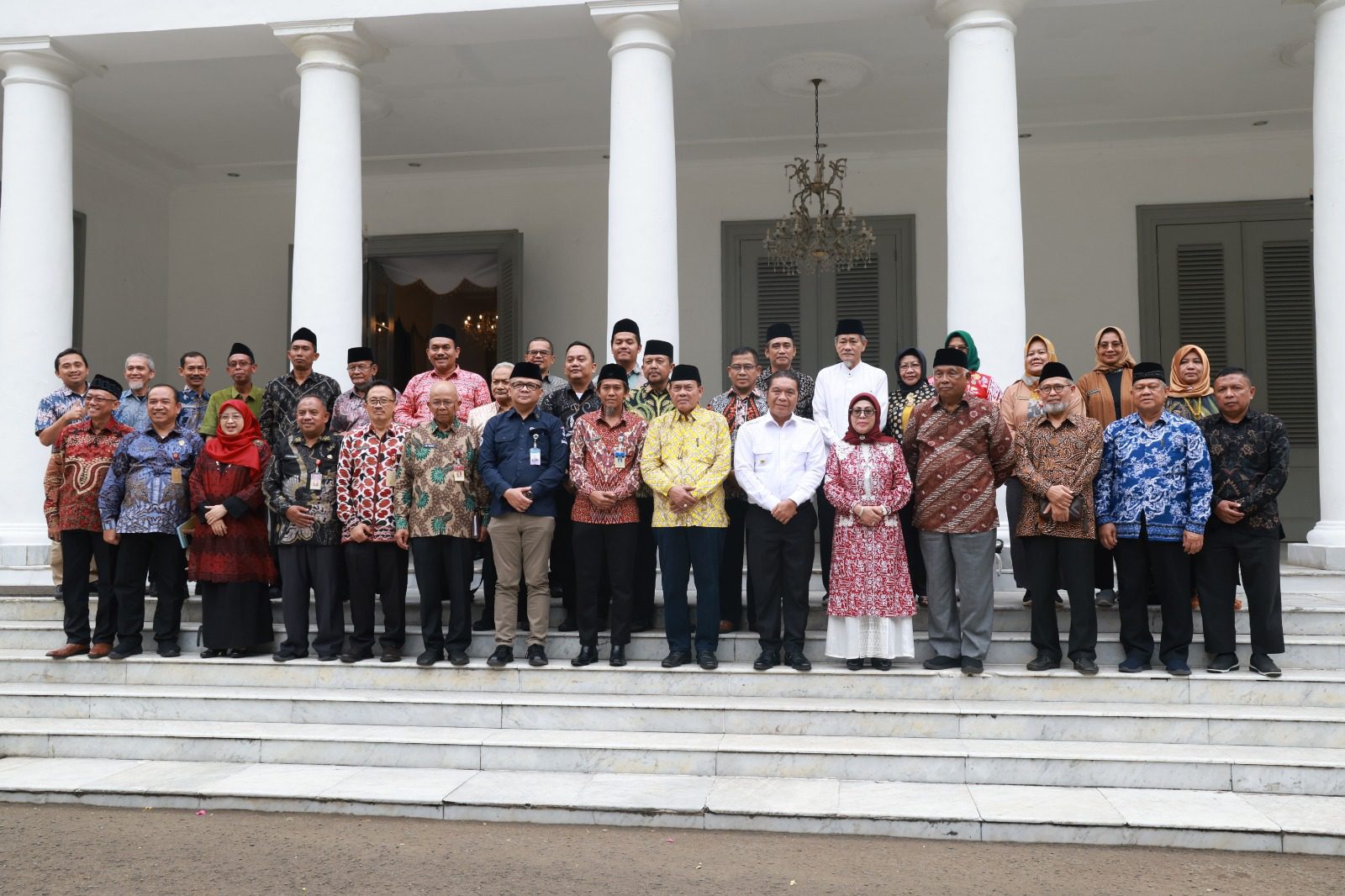 Pj Gubernur Banten Al Muktabar, Bentuk Komite Daerah Ekonomi dan Keuangan Syariah