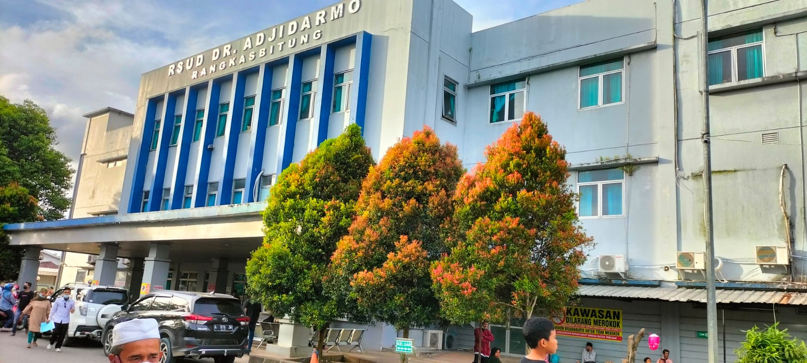 Pasien RSUD Adjidarmo Mengeluh Antre di Instalasi Farmasi dan CT Scan Sudah Setahun Rusak