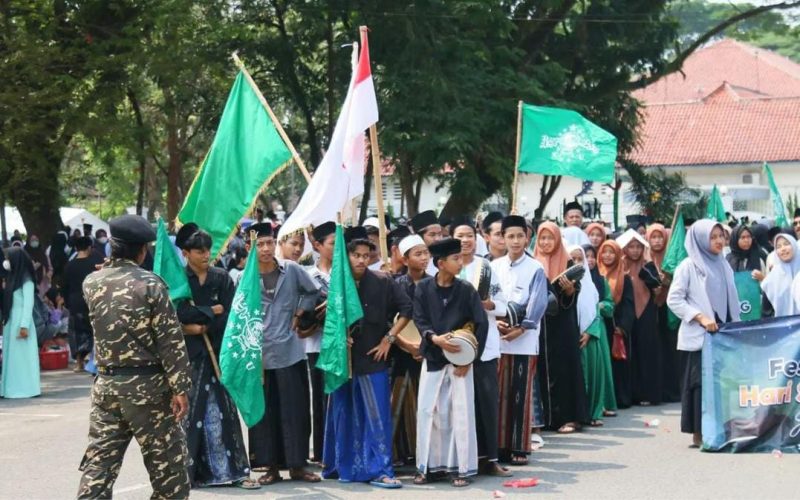 Ribuan Santri Meriahkan Acara Peringatan Hari Santri Nasional Di Alun-Alun Rangkasbitung