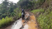 HMI Komisariat Cilangkahan Desak Pemkab Lebak Segera Perbaiki Jalan Longsor di Citepuseun