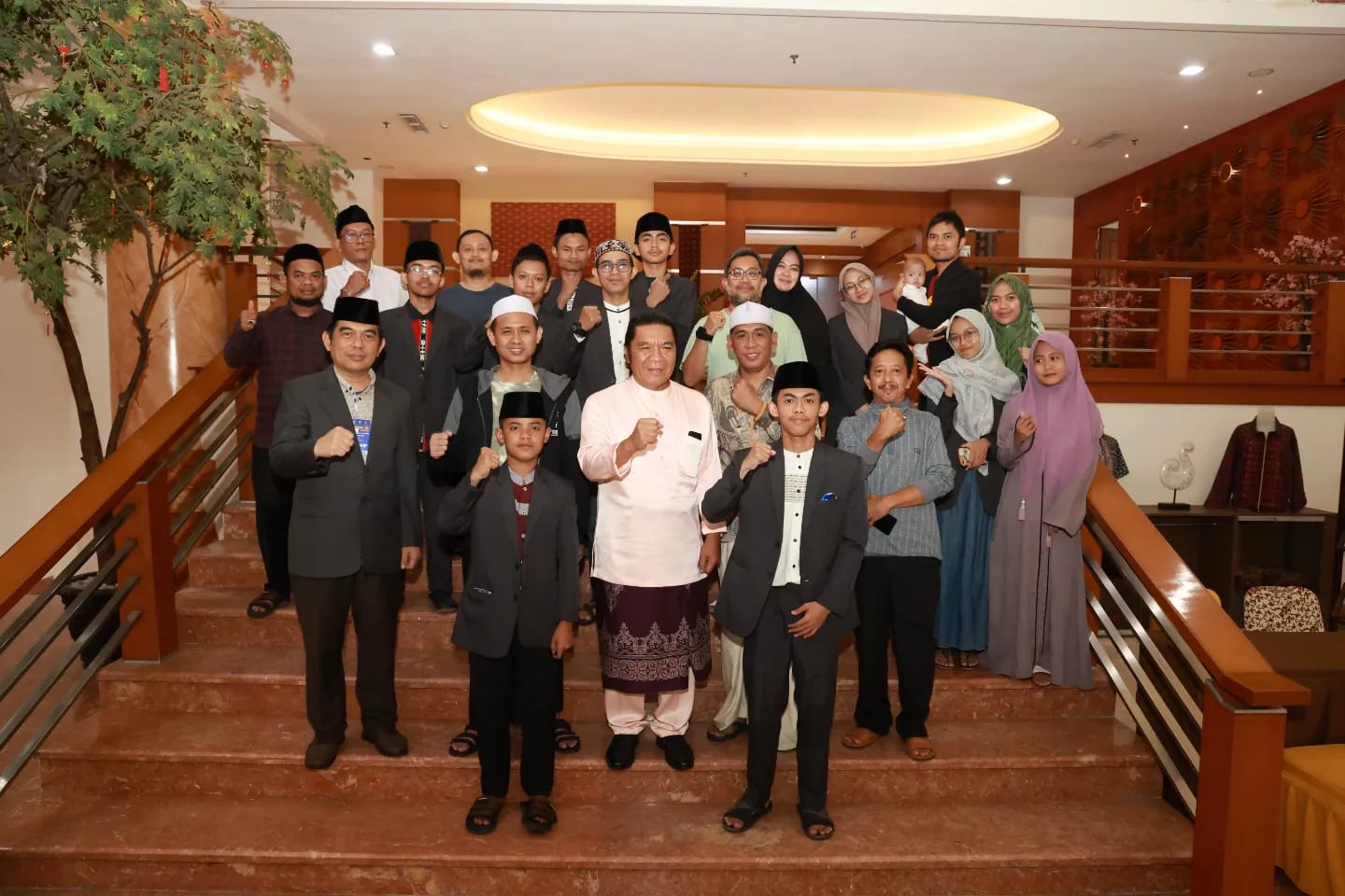 Al Muktabar Hadiri Penutupan STQH Tingkat Nasional XXVII Tahun 202