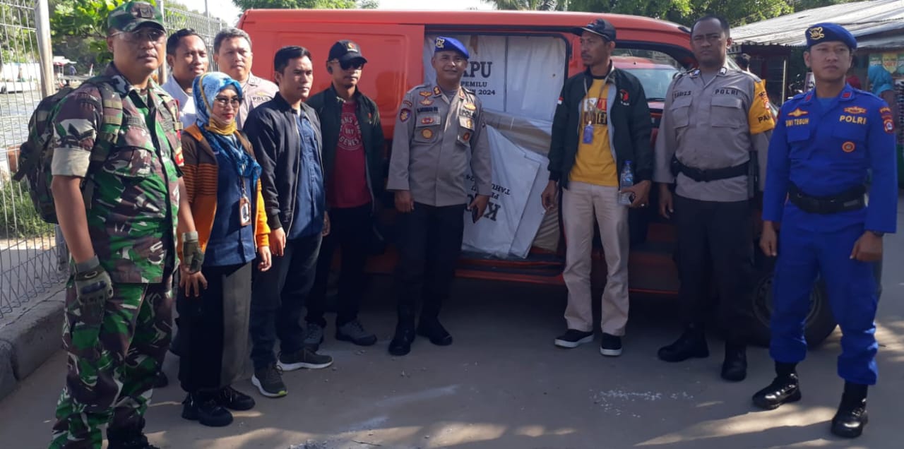 Kodim 0602/Serang Kawal Pendistribusian Logistik Pemilu ke Pulau Tunda Kabupaten Serang