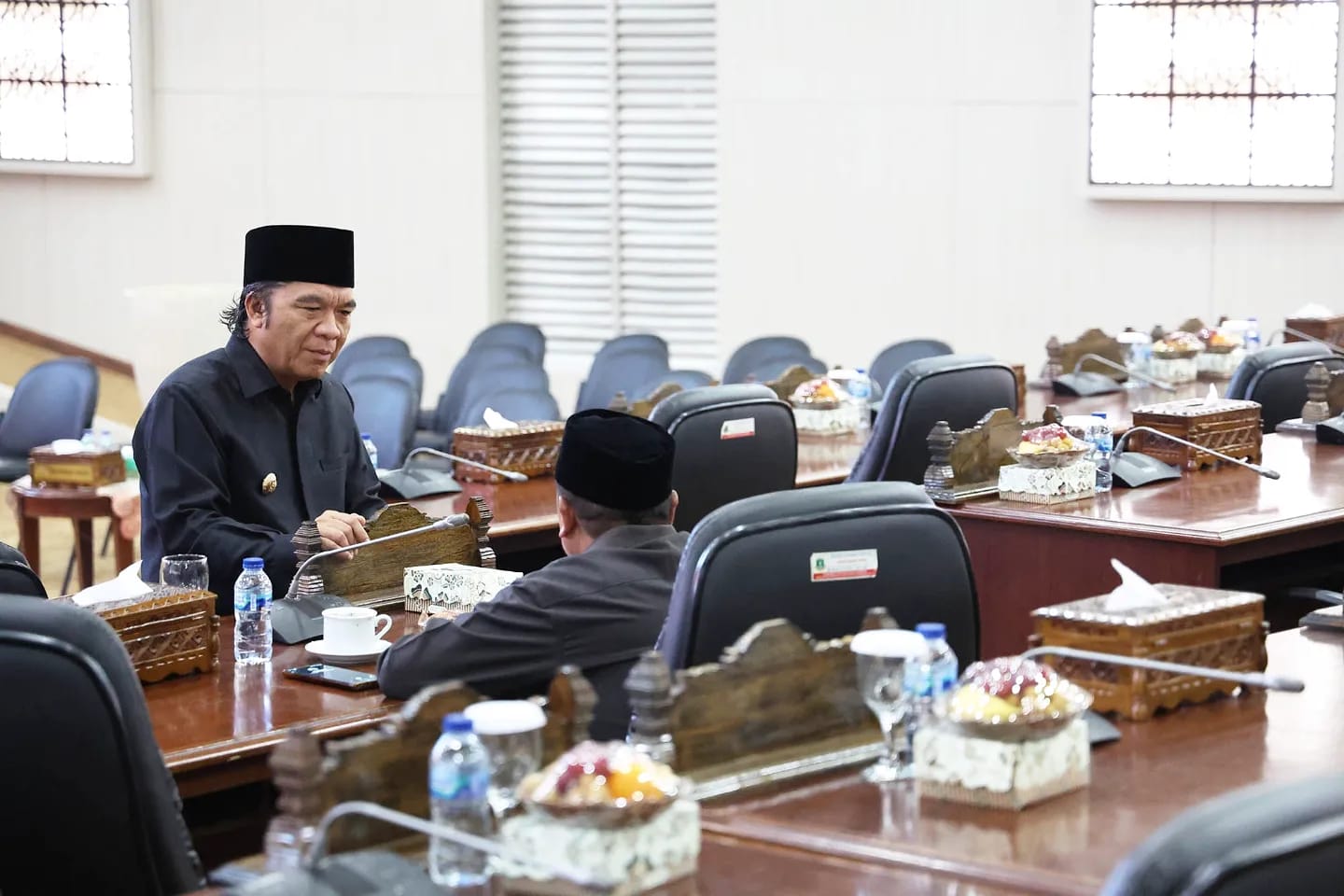 Pj Gubernur Banten Al Muktabar: Pembinaan dan Pengembangan BUMD Berkontribusi Tingkatkan PAD