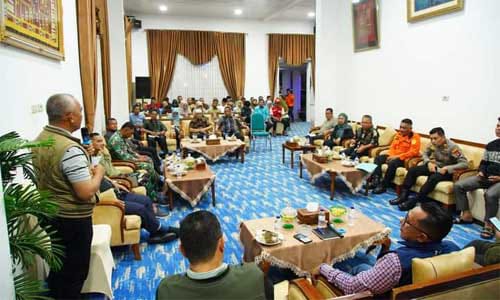 Bupati Tanah Datar Tutup Masa Tanggap Darurat Banjir, Pencarian Korban Tetap Dilanjutkan