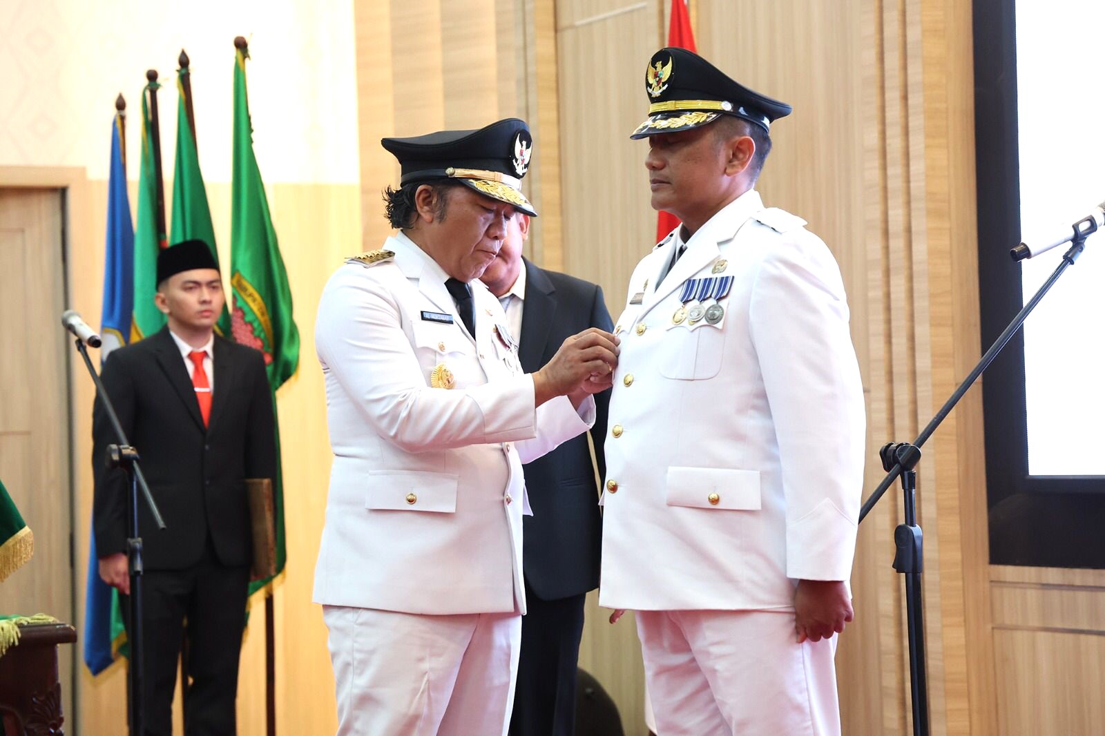 Pj Gubernur Banten Al Muktabar Lantik Gunawan Rusminto Sebagai Pj Bupati Lebak