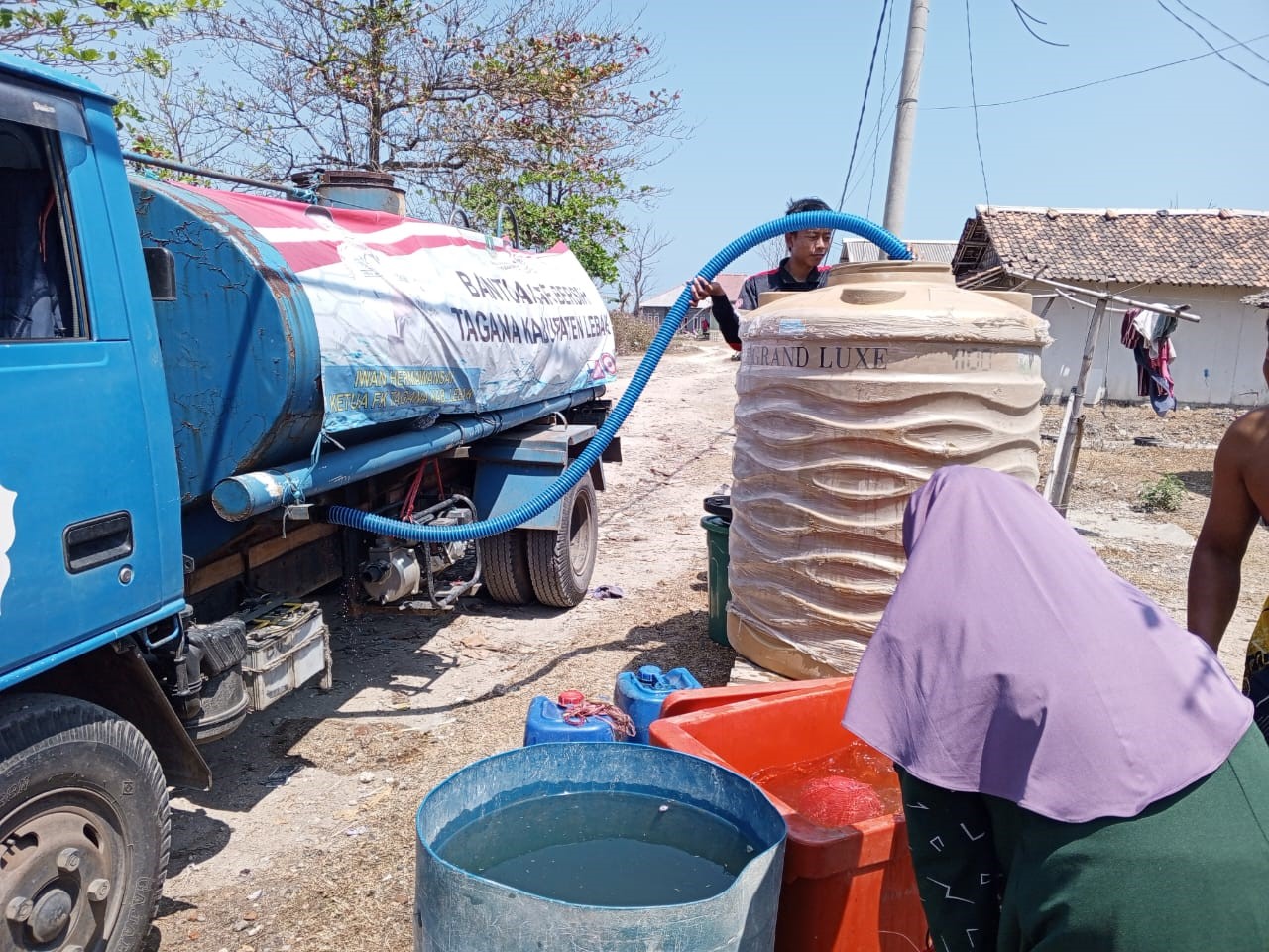 Kepedulian KWRI, Ormas  ALS, dan TAGANA Lebak: Berjibaku Distribusikan Air Bersih di Wanasalam dan Sekitarnya