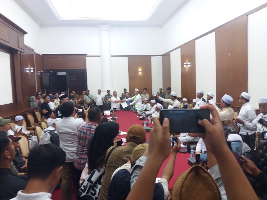 Pj Gubernur Banten Terima Aspirasi Massa Aksi Front Persaudaraan Islam