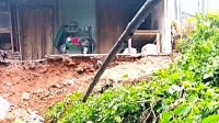 Satu Rumah Warga di Lebak Peundeuy  Longsor, Berharap Bantuan untuk Perbaikan