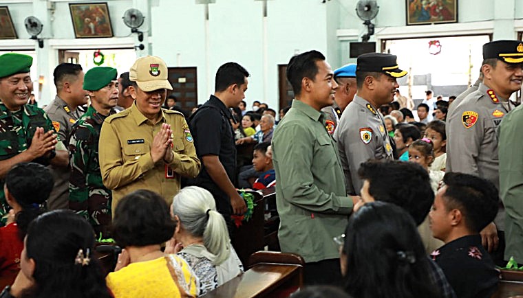 Pj. Bupati  Tangerang, Andi Ony  Dampingi Kapolda Banten, Pantau Perayaan Natal di Gereja Santa Odelia