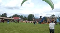 Paralayang Menambah Semarak Satu Nagari Satu Event di Nagari Salimpaung
