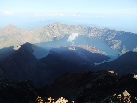Perang Komentar Netizen Indonesia vs Brasil: Gunung Rinjani dan Amazon Jadi Medan Tempur Digital