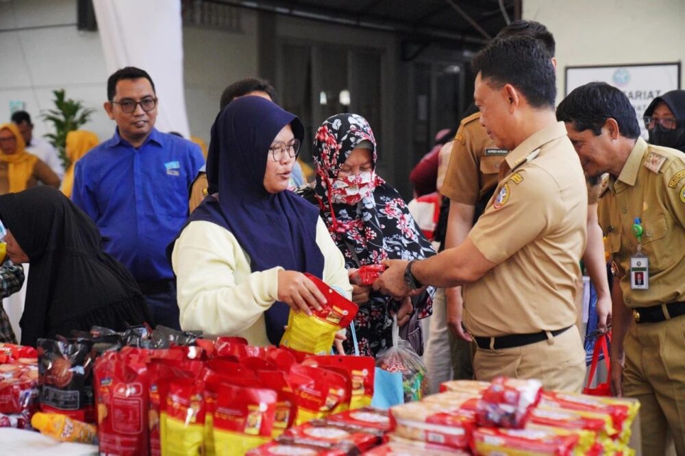 Warga Serbu Pasar Murah: 10.752 Paket Sembako Disalurkan di Enam Kecamatan Pontianak