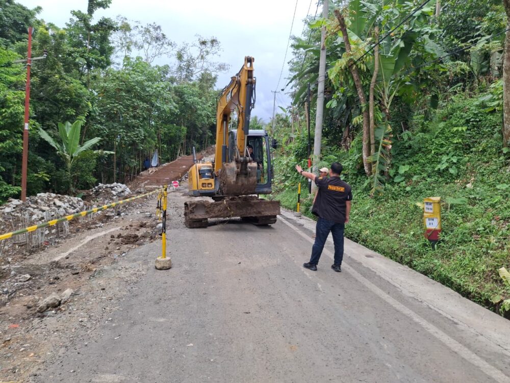 Proyek Jalan Nasional Bayah–Cibareno Diduga Mangkrak, Pekerja Belum Digaji