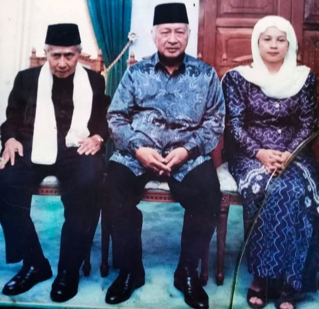 Soeharto dan Kontroversi Gelar Pahlawan: Antara Catatan Orde Baru dan Jejak Spiritualitas TQN