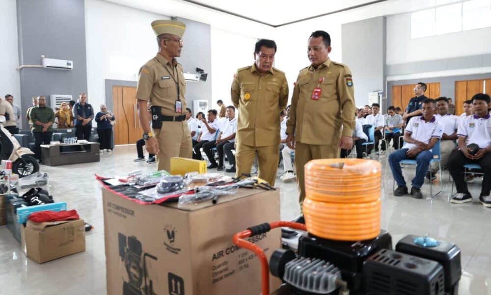 Bupati Tangerang Buka Pelatihan Teknisi AC dan Serahkan Peralatan Usaha untuk Wirausaha Baru
