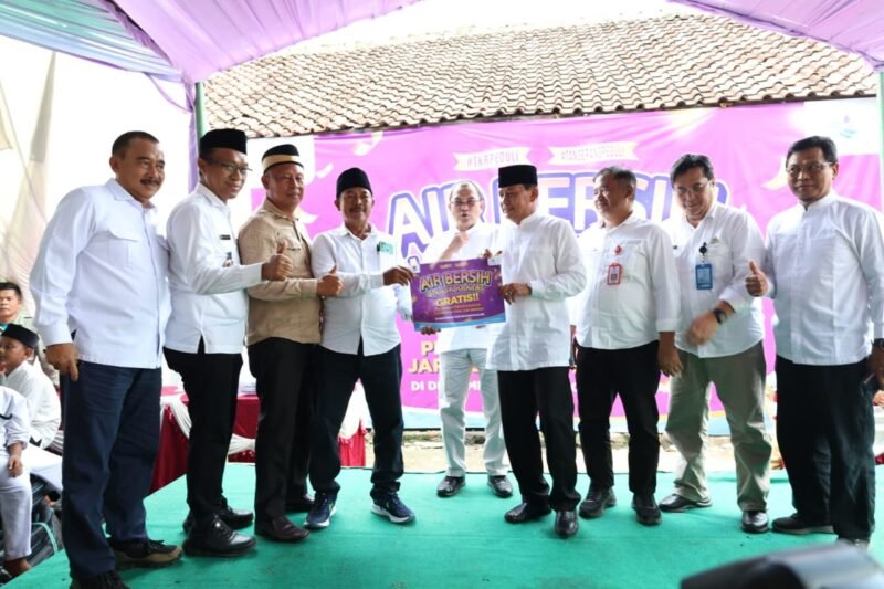Bupati Tangerang Bantu Pemasangan PDAM Gratis untuk 250 Warga Desa Tanjakan Mekar