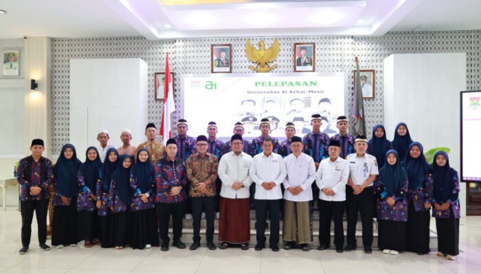 Bupati Tangerang Lepas 20 Penerima Beasiswa Tangerang Gemilang ke Universitas Al-Azhar Kairo