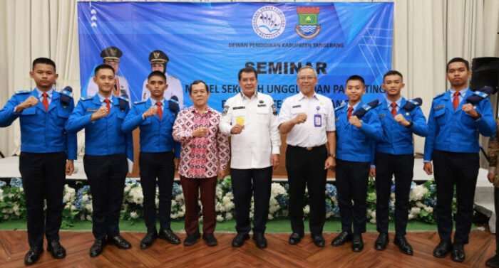 Bupati Tangerang Maesyal Rasyid, Buka Seminar Sekolah Unggulan