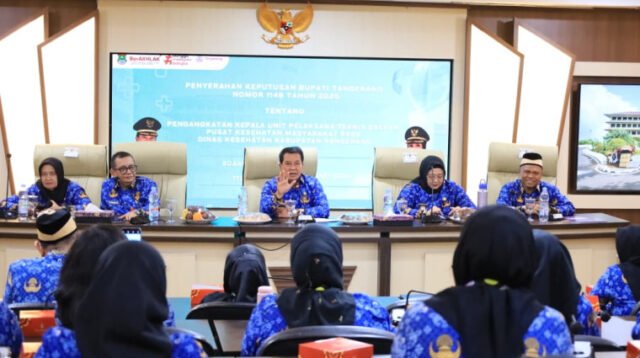 Bupati Tangerang Maesyal Rasyid Serahkan SK Pengangkatan 10 Kepala Puskesmas
