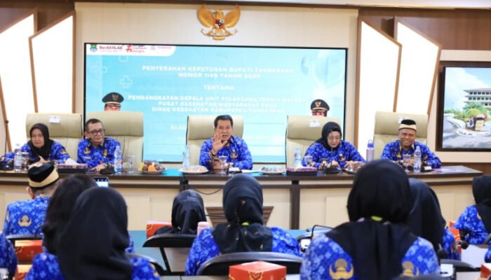 Bupati Tangerang Maesyal Rasyid Serahkan SK Pengangkatan 10 Kepala Puskesmas