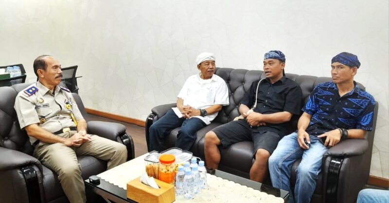 Kades Kanekes Jaro Oom Datangi Kantor Pertanahan Lebak dan Upaya Menertibkan Tanah Warga Baduy di Luar Wilayah Adat