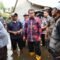 Bupati Tangerang Maesyal Rasyid Salurkan Bantuan dan Tinjau Banjir di Pakuhaji