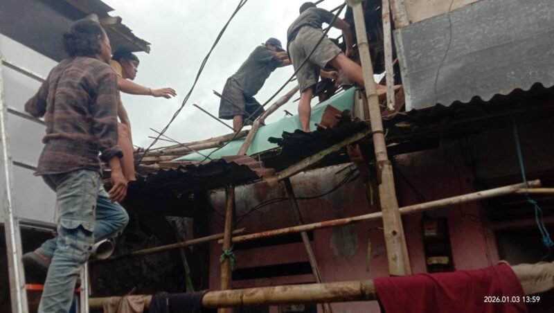 Hujan Deras dan Angin Kencang Robohkan Rumah Warga di Rangkasbitung