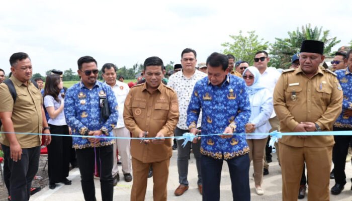 Bupati Tangerang Bersama Gubernur Banten Resmikan Jalan Desa di Sindangjaya