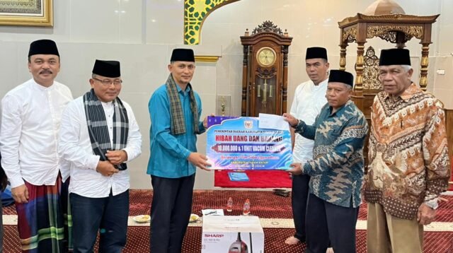 Tim Safari Ramadan XII Tanah Datar Kunjungi Masjid Babussalam