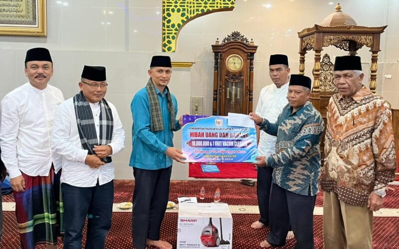 Tim Safari Ramadan XII Tanah Datar Kunjungi Masjid Babussalam