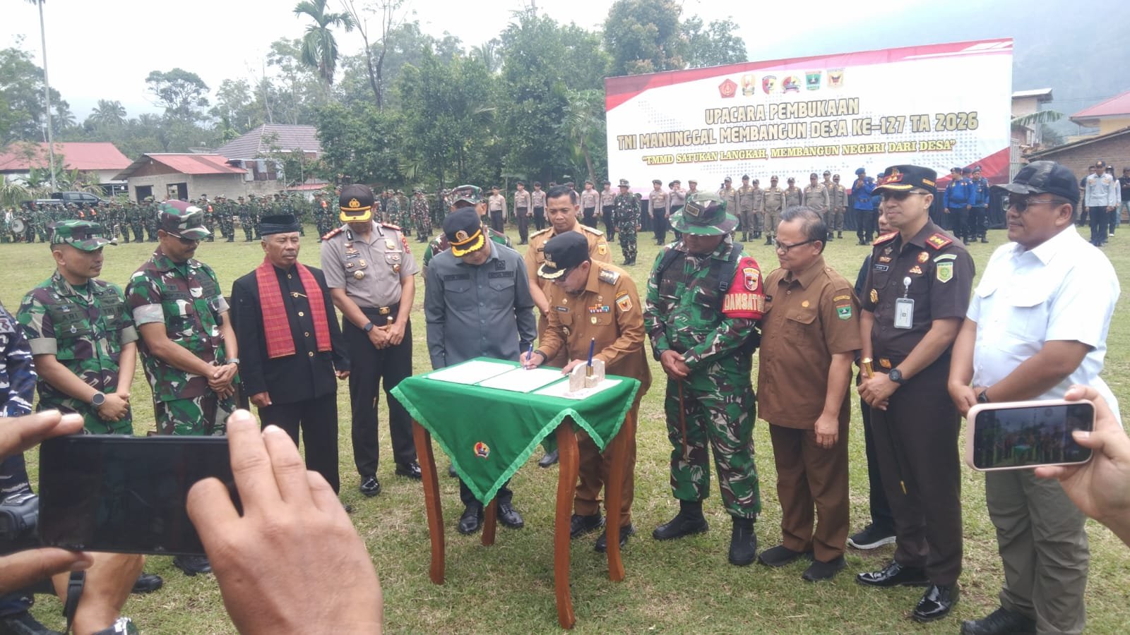 TMMD ke-127 Resmi Dibuka, Dandim 0307 dan Bupati Tanah Datar Percepat Pembangunan Desa di Tanjung Emas