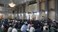 Bupati Garut Salat Tarawih Perdana Ramadan 1447 H di Masjid Agung, Jam Kerja ASN Dimajukan Pukul 06.30 WIB Bupati Garut Salat Tarawih Perdana Ramadan 1447 H di Masjid Agung, Jam Kerja ASN Dimajukan Pukul 06.30 WIB
