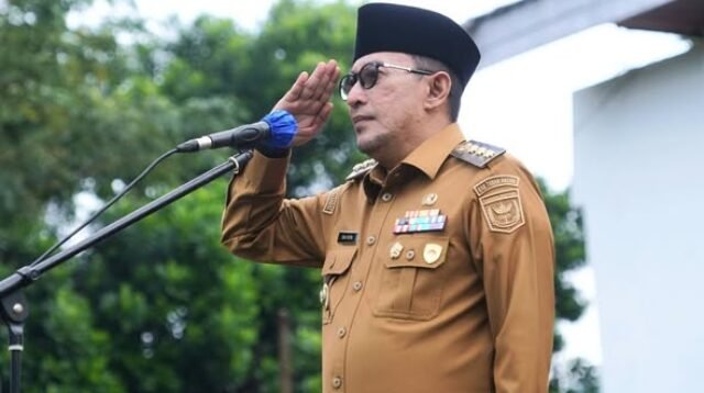 Bupati Tanah Datar Pimpin Apel Gabungan, Tekankan Disiplin dan Kinerja ASN