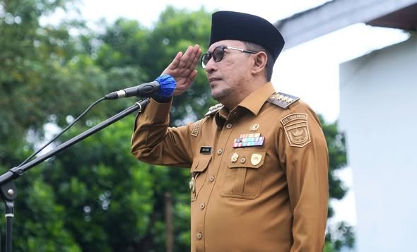 Bupati Tanah Datar Pimpin Apel Gabungan, Tekankan Disiplin dan Kinerja ASN
