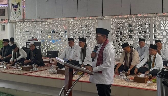Bupati Tanah Datar Eka Putra Tegaskan Loyalitas ASN Saat Buka Puasa Bersama di Indojolito