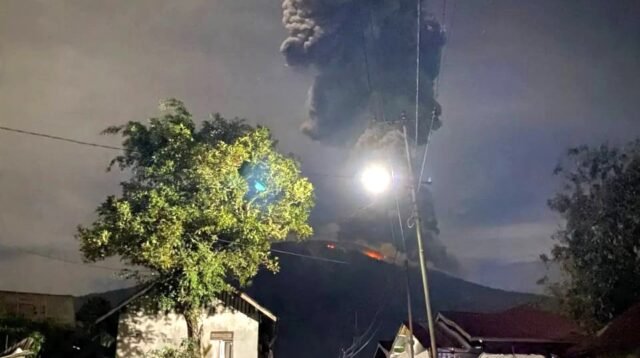 Gunung Marapi di Sumatera Barat Erupsi Dinihari, PVMBG Larang Warga Dekati Radius 3 Km