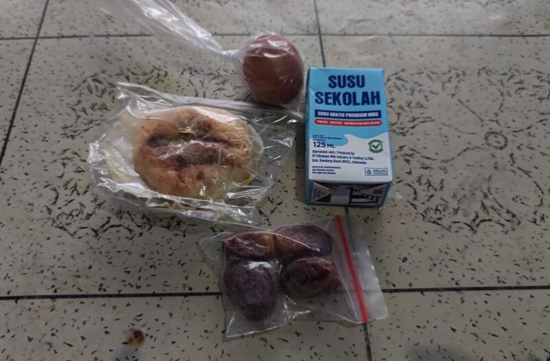 SMPN 1 Wanasalam Tolak Menu MBG, Sekolah Curigai Roti Tidak Layak Konsumsi