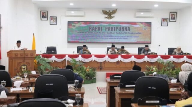 Fraksi DPRD Tanah Datar Sampaikan Pandangan Umum terhadap Tiga Ranperda