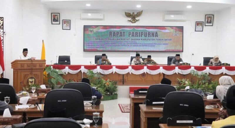 Fraksi DPRD Tanah Datar Sampaikan Pandangan Umum terhadap Tiga Ranperda