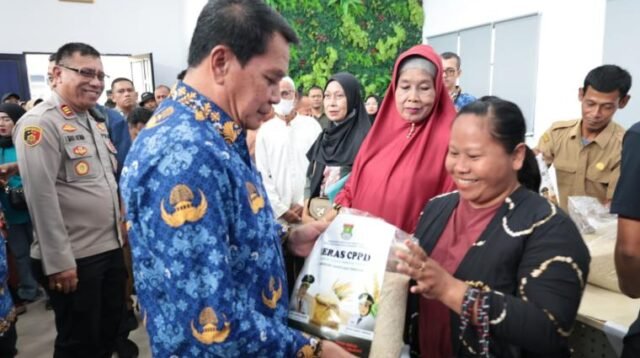 Ribuan KK di Enam Kecamatan Terima Bantuan Pangan CPPD dari Pemkab Tangerang