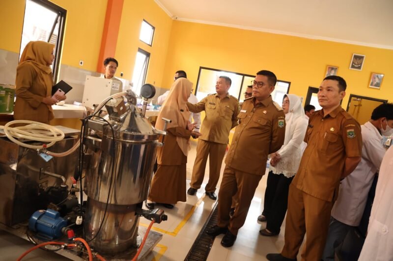 Gubernur Banten Andra Soni Tinjau Revitalisasi dan Alat Praktik Siswa SMKN 1 Anyer