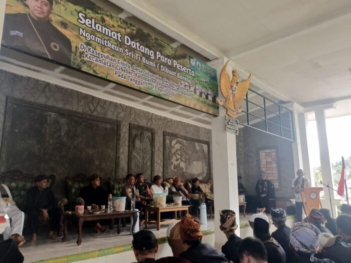 “Dibuat Bareng” Kasepuhan Cisitu, Petani Usulkan Irigasi dan Galang Dana untuk Korban Kebakaran