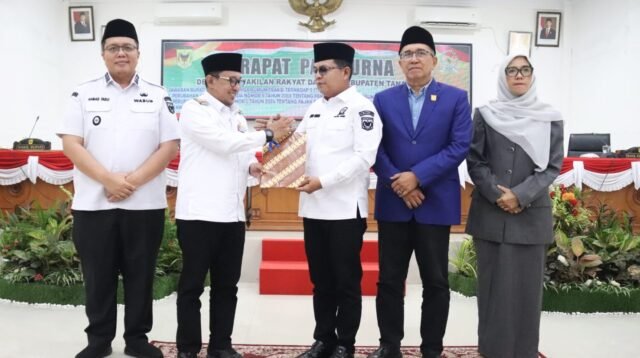 Jawaban Bupati Eka Putra atas Pandangan Fraksi DPRD Tanah Datar terhadap 3 Ranperda