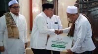 Bupati Tangerang Maesyal Rasyid Jumling di Masjid Al Marwah Teluknaga dan Serahkan Bantuan