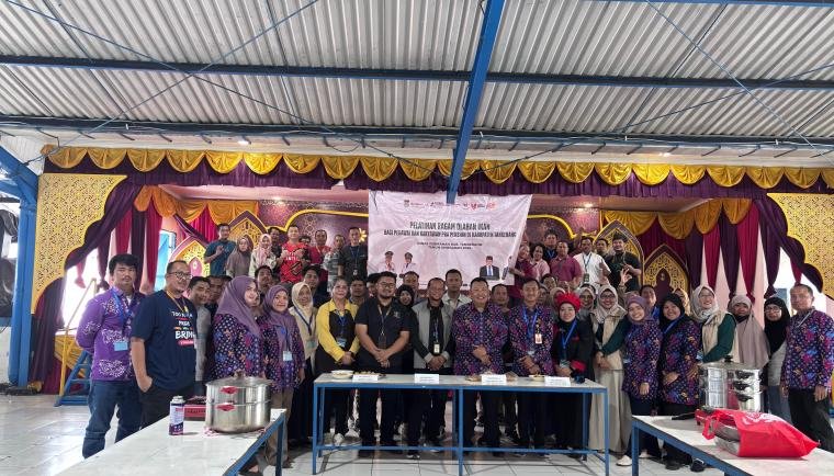 Dinas Perikanan Dorong Kemandirian Ekonomi, 40 Karyawan PT. Adis Jelang Pensiun Ikuti Pelatihan Olahan Ikan