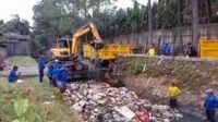 Pemprov Banten dan Pemkot Tangerang Gelar Aksi Bersih Kali Sabi, 39,7 Ton Sampah Berhasil Diangkut Pemprov Banten dan Pemkot Tangerang Gelar Aksi Bersih Kali Sabi, 39,7 Ton Sampah Berhasil Diangkut
