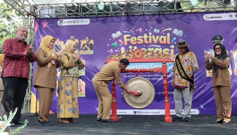 Festival Literasi Tangerang Gemilang 2026 Resmi Dibuka, Bupati Maesyal Rasyid Dorong Budaya Baca dan Hibah Buku